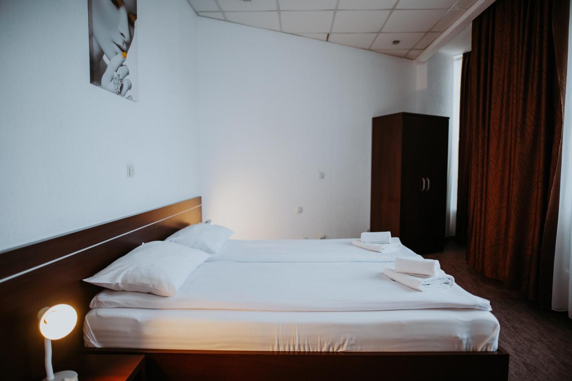 Hotel Select Sibiu Exterior photo