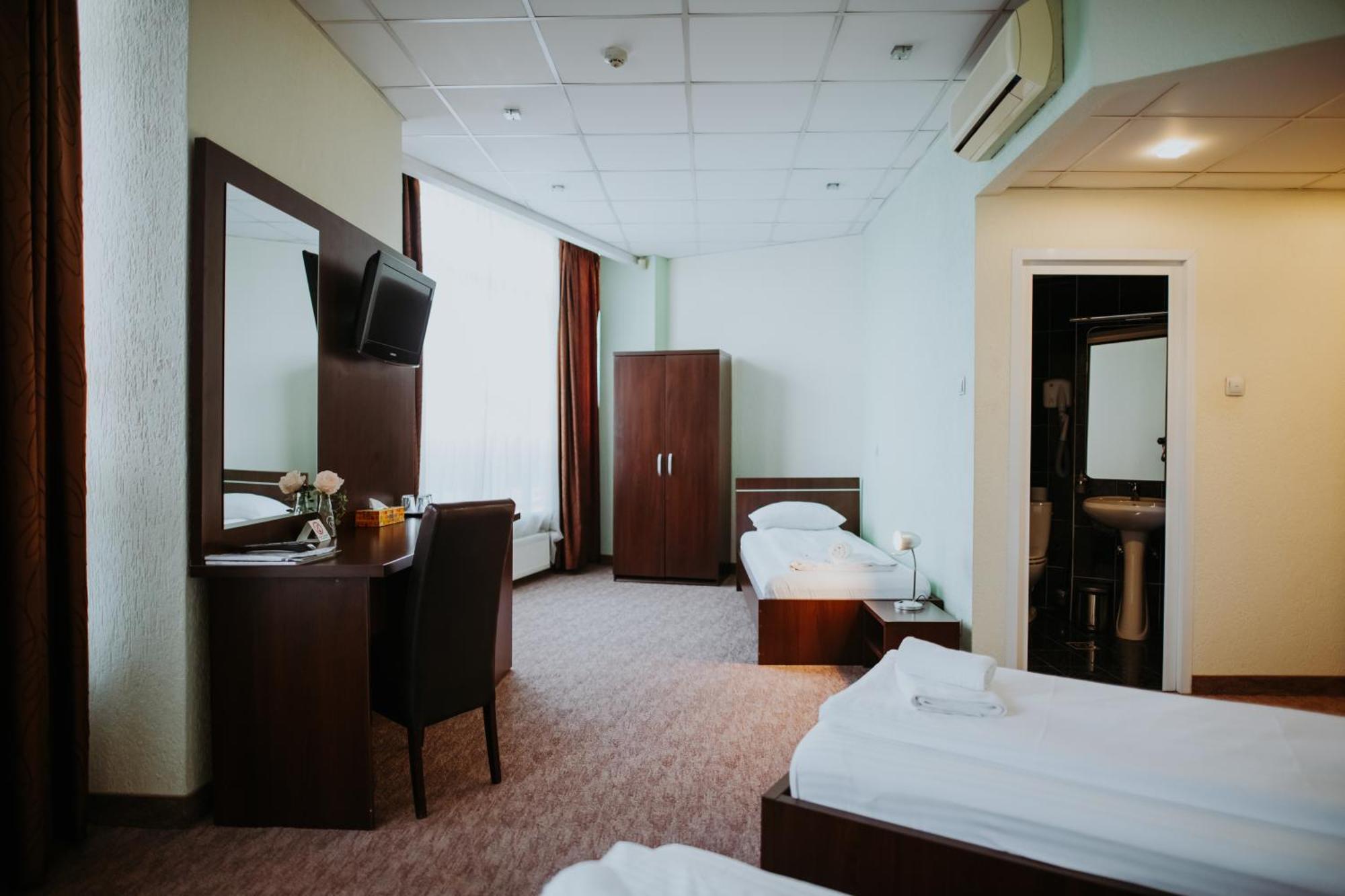 Hotel Select Sibiu Exterior photo