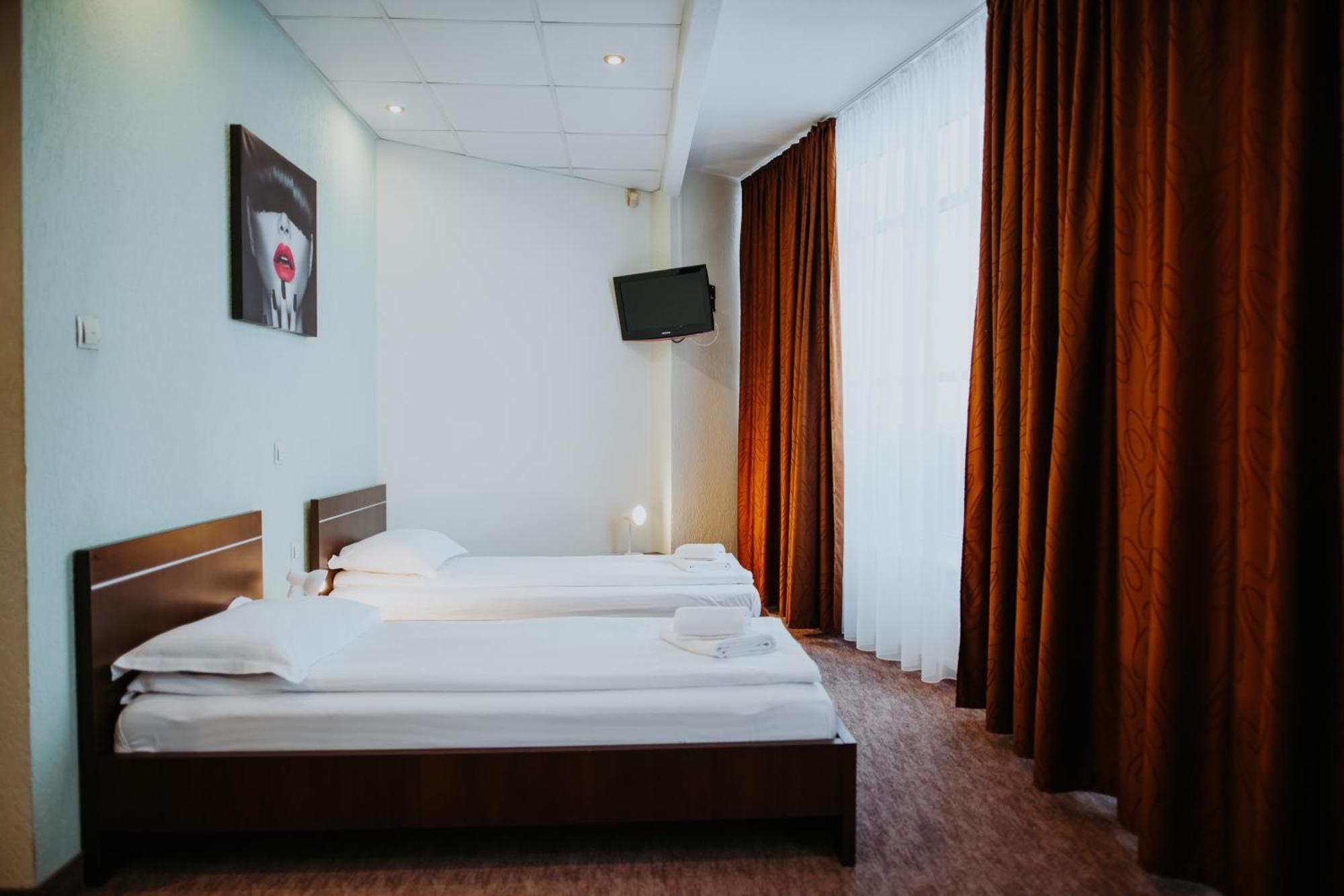 Hotel Select Sibiu Exterior photo