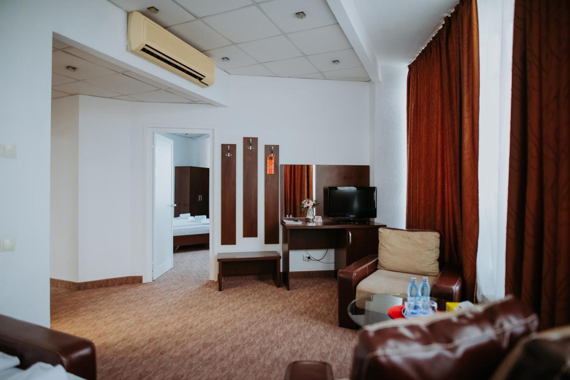 Hotel Select Sibiu Exterior photo