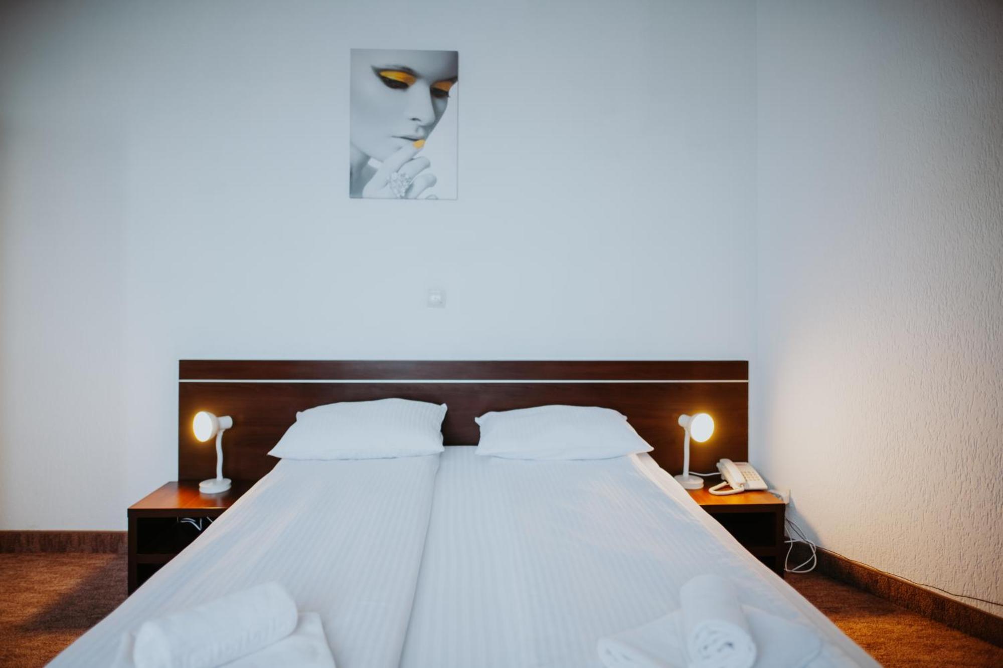 Hotel Select Sibiu Exterior photo
